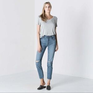NWT DSTLD high-waisted mom jeans in light vintage distressed sz.28x30 button fly
